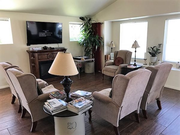 Aberdeen Terrace - 3 - living room.JPG