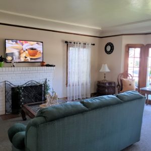 Ana Marie's Guest Home - 3 - living room.jpg