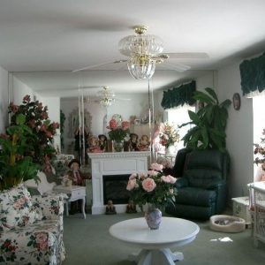 Arbor Cove - 3 - living room.JPG