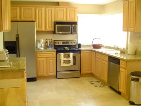 Castilla Lane Villa - 5 - kitchen.jpg