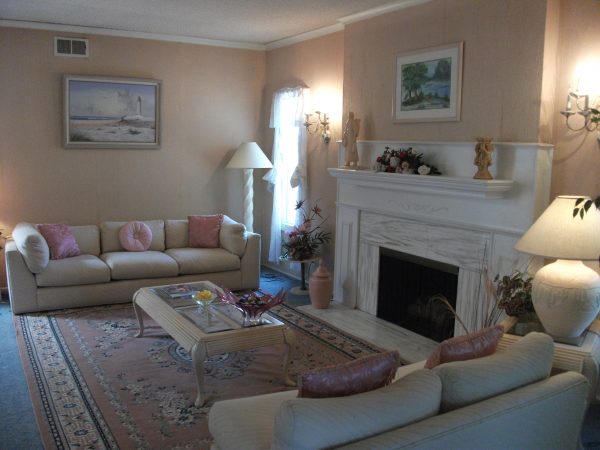 Grand View Villa - 3 - living room.jpg