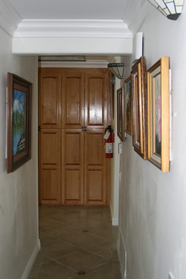 Granny's Place I - hallway.JPG