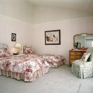 Lake Forest Country Homes II - 4 - shared room.jpg