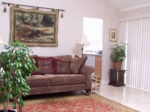 Olivera Residential Home - 1 - living room.JPG