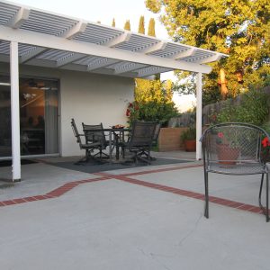 Royal Inn I - back patio.JPG