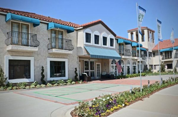 Sunnycrest Senior Living - 1 - front view.JPG