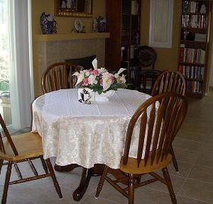 Via Tercero Homes - 4 - dining room.JPG