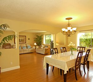 Villa Regina III - 4 - dining room.jpg